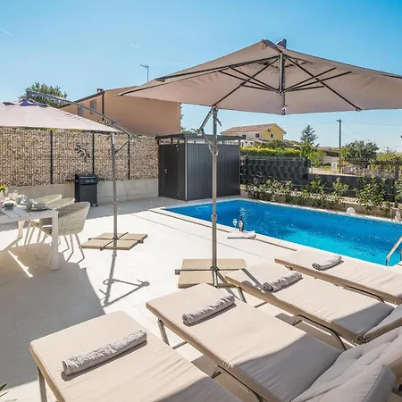 Vikendica - Porec-radmani Radmani